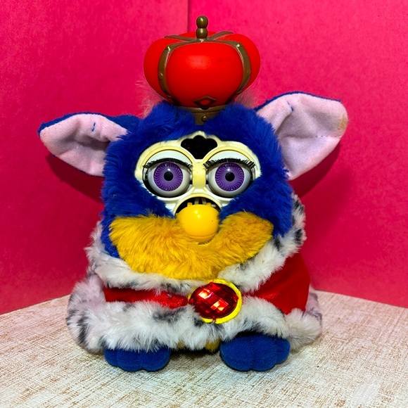 Rare Furby - "Your Royal Majesty" 1998 Special Limited Edition (Purple Eyes) - Picture 1 of 7